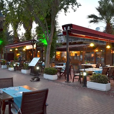 Deniz Hotel 3*