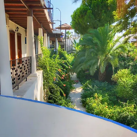 Deniz Ξενοδοχείο 3*