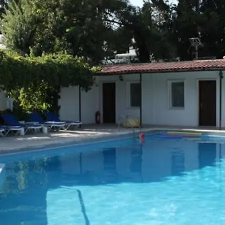 Ξενοδοχείο Deniz 3*